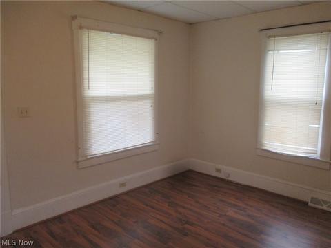 46 John St, Struthers, OH 44471 photo 7