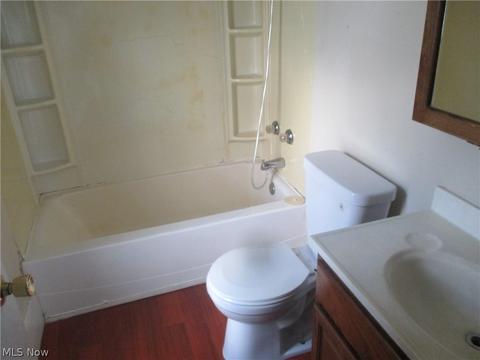 46 John St, Struthers, OH 44471 photo 8