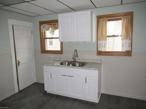 1737 E 31st St, Lorain, OH 44055 photo 4