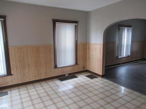 1737 E 31st St, Lorain, OH 44055 photo 6