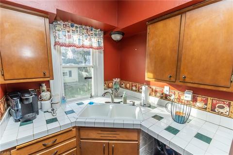 247 Stanford Ave, Elyria, OH 44035 photo 6