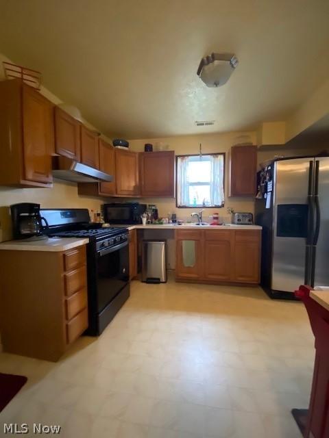 135 Brace Ave, Elyria, OH 44035 photo 3