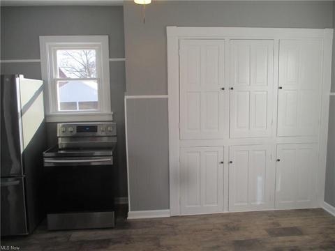 18 Creed St, Struthers, OH 44471 photo 4