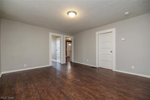 228 Gates, Elyria, OH 44035 photo 6