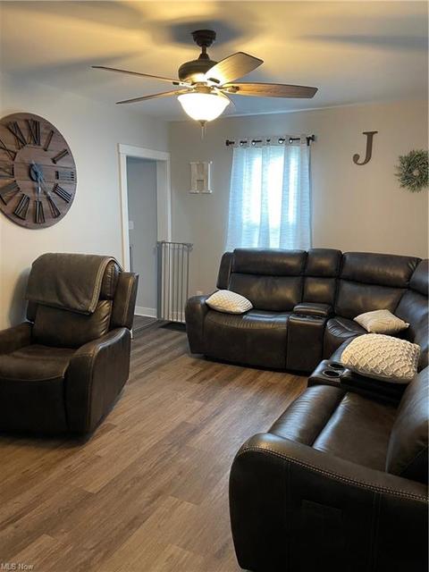 313 Biggs Ave, Conesville, OH 43811 photo 8