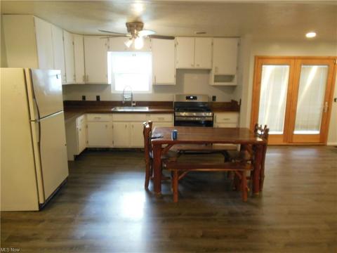2156 E 40th St, Lorain, OH 44055 photo 4
