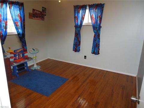 2156 E 40th St, Lorain, OH 44055 photo 9