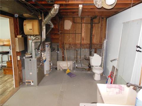 2156 E 40th St, Lorain, OH 44055 photo 17