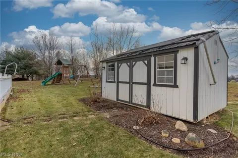 6715 Birchbark Ave NE, Canton, OH 44721 photo 3