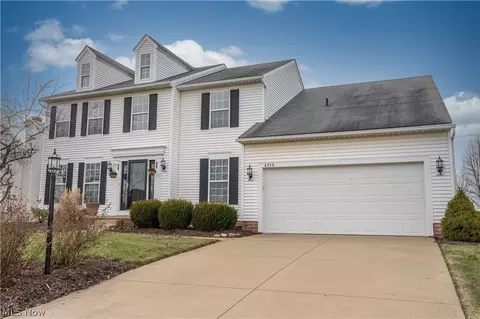 6715 Birchbark Ave NE, Canton, OH 44721 photo 2