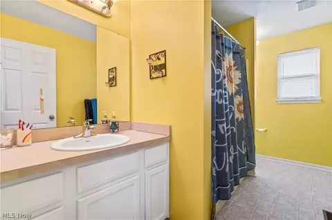6715 Birchbark Ave NE, Canton, OH 44721 photo 31