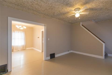 745 E 236th St, Euclid, OH 44123 photo 5