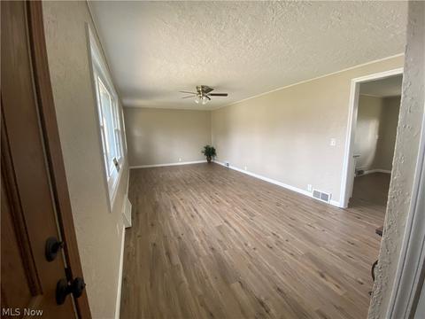 1035 N Pasadena, Elyria, OH 44035 photo 5