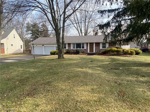 1035 N Pasadena, Elyria, OH 44035 photo 2