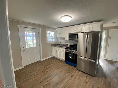 1035 N Pasadena, Elyria, OH 44035 photo 7