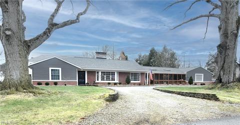 215 N Wheaton Rd, Akron, OH 44313 photo 1