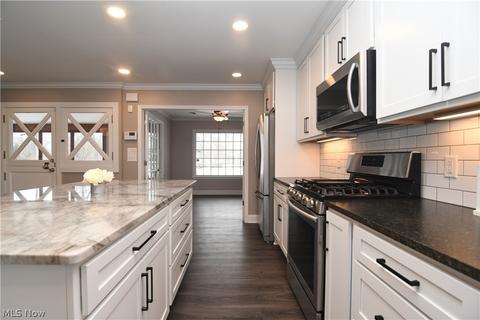 215 N Wheaton Rd, Akron, OH 44313 photo 11