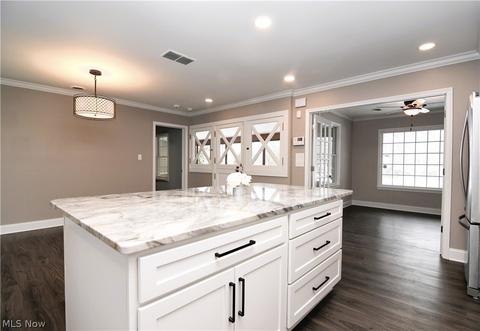 215 N Wheaton Rd, Akron, OH 44313 photo 13