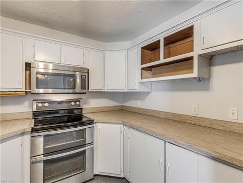 1532 Centerview Dr, Copley, OH 44321 photo 11
