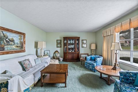 7495 Byron Ave NE, Canton, OH 44721 photo 3