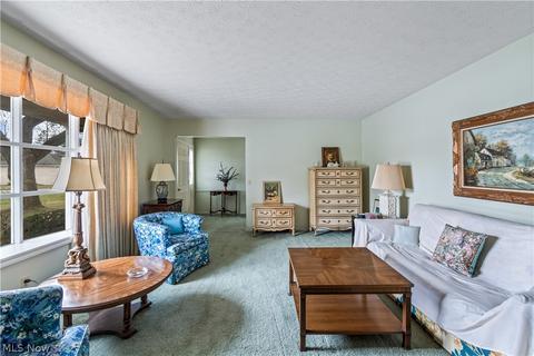 7495 Byron Ave NE, Canton, OH 44721 photo 4