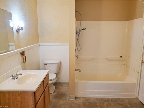 309 W Prospect Rd, Ashtabula, OH 44004 photo 22