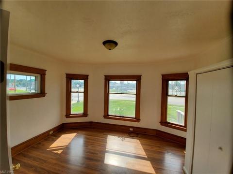 309 W Prospect Rd, Ashtabula, OH 44004 photo 4