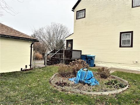 223 E 27th St, Lorain, OH 44055 photo 3