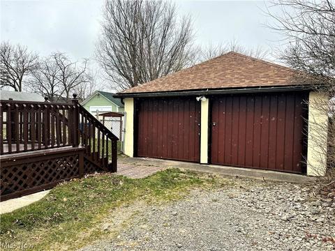223 E 27th St, Lorain, OH 44055 photo 2
