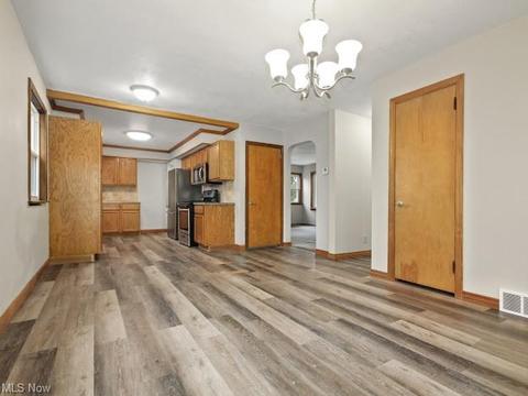 645 Elm St, Struthers, OH 44471 photo 5