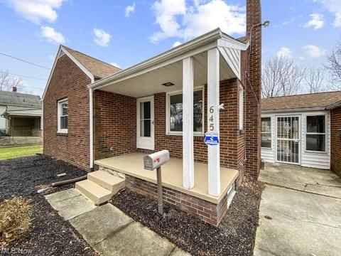 645 Elm St, Struthers, OH 44471 photo 1