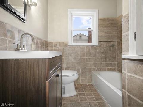 645 Elm St, Struthers, OH 44471 photo 8