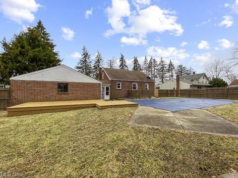 645 Elm St, Struthers, OH 44471 photo 17