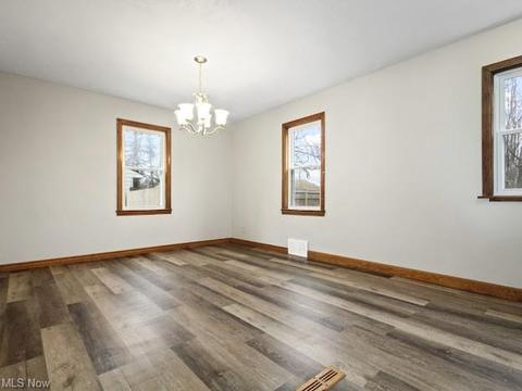 645 Elm St, Struthers, OH 44471 photo 6