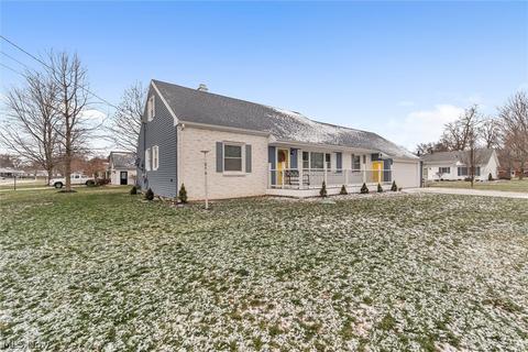 1325 Warrick Dr, Saybrook, OH 44004 photo 2