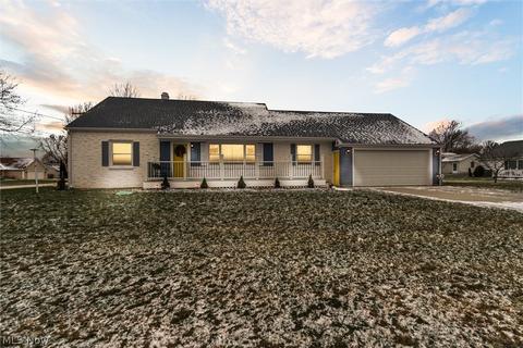 1325 Warrick Dr, Saybrook, OH 44004 photo 1