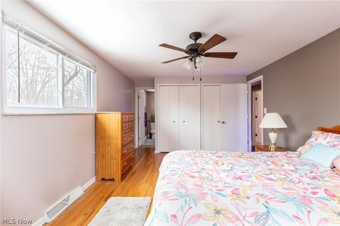 8064 Pinehurst Dr, Parma, OH 44129 photo 16