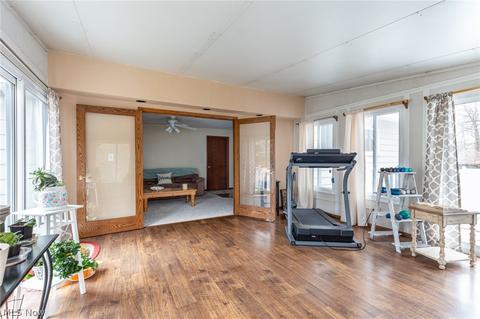 8064 Pinehurst Dr, Parma, OH 44129 photo 13