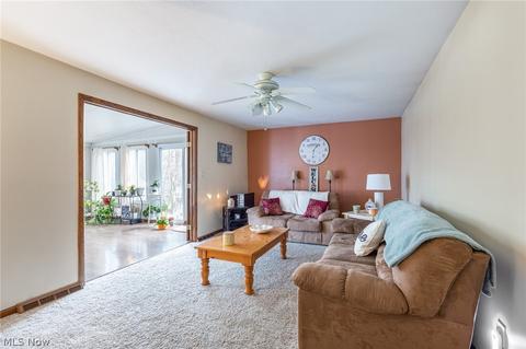 8064 Pinehurst Dr, Parma, OH 44129 photo 10