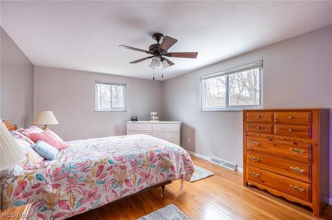 8064 Pinehurst Dr, Parma, OH 44129 photo 15