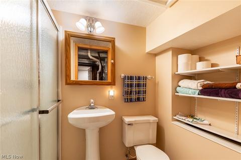 8064 Pinehurst Dr, Parma, OH 44129 photo 20