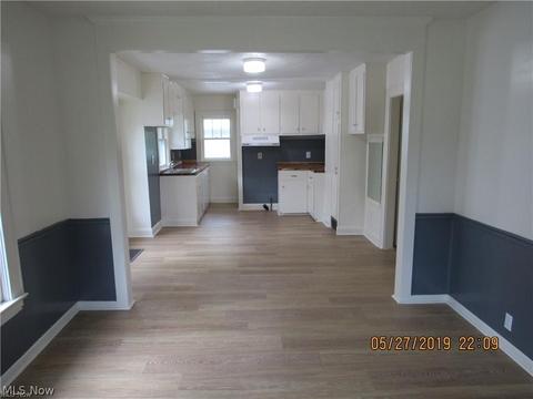 919 W 58th St, Ashtabula, OH 44004 photo 2