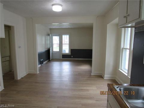 919 W 58th St, Ashtabula, OH 44004 photo 8