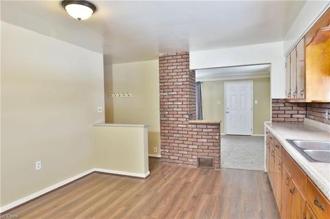142 N Bridge St, Struthers, OH 44471 photo 10