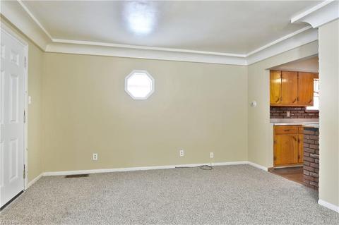 142 N Bridge St, Struthers, OH 44471 photo 6