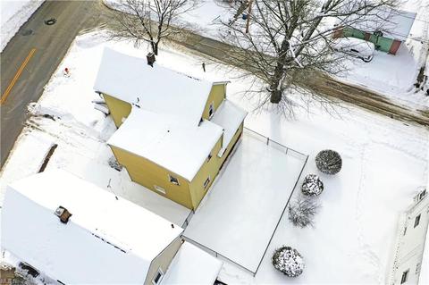 142 N Bridge St, Struthers, OH 44471 photo 2