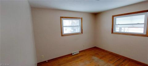 853 E Broad St, Elyria, OH 44035 photo 6