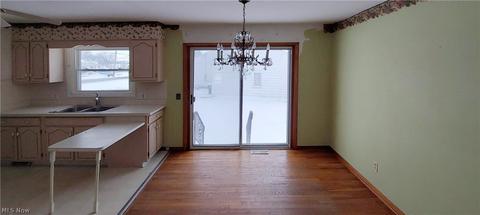 853 E Broad St, Elyria, OH 44035 photo 4