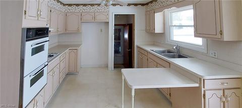 853 E Broad St, Elyria, OH 44035 photo 13