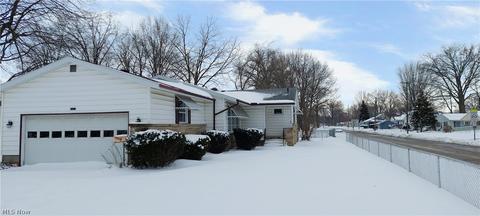 853 E Broad St, Elyria, OH 44035 photo 1